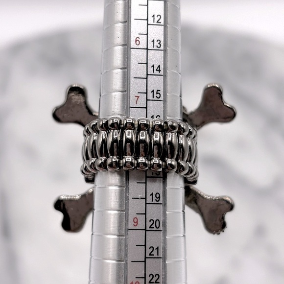 Crystal Skull Chunky Ring‎ - Picture 7 of 7
